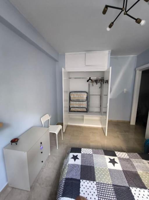 Apartment 50 Meters From The Beach Loutráki Zewnętrze zdjęcie